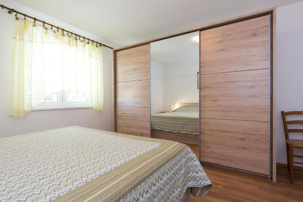 Apartments Hodanic Krk Town Extérieur photo