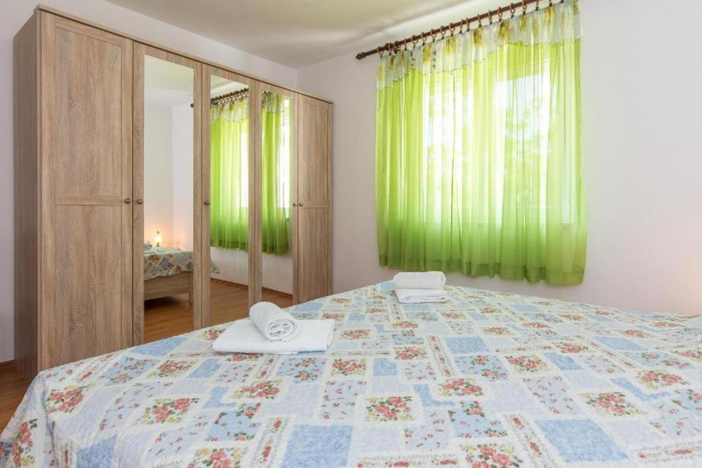 Apartments Hodanic Krk Town Extérieur photo